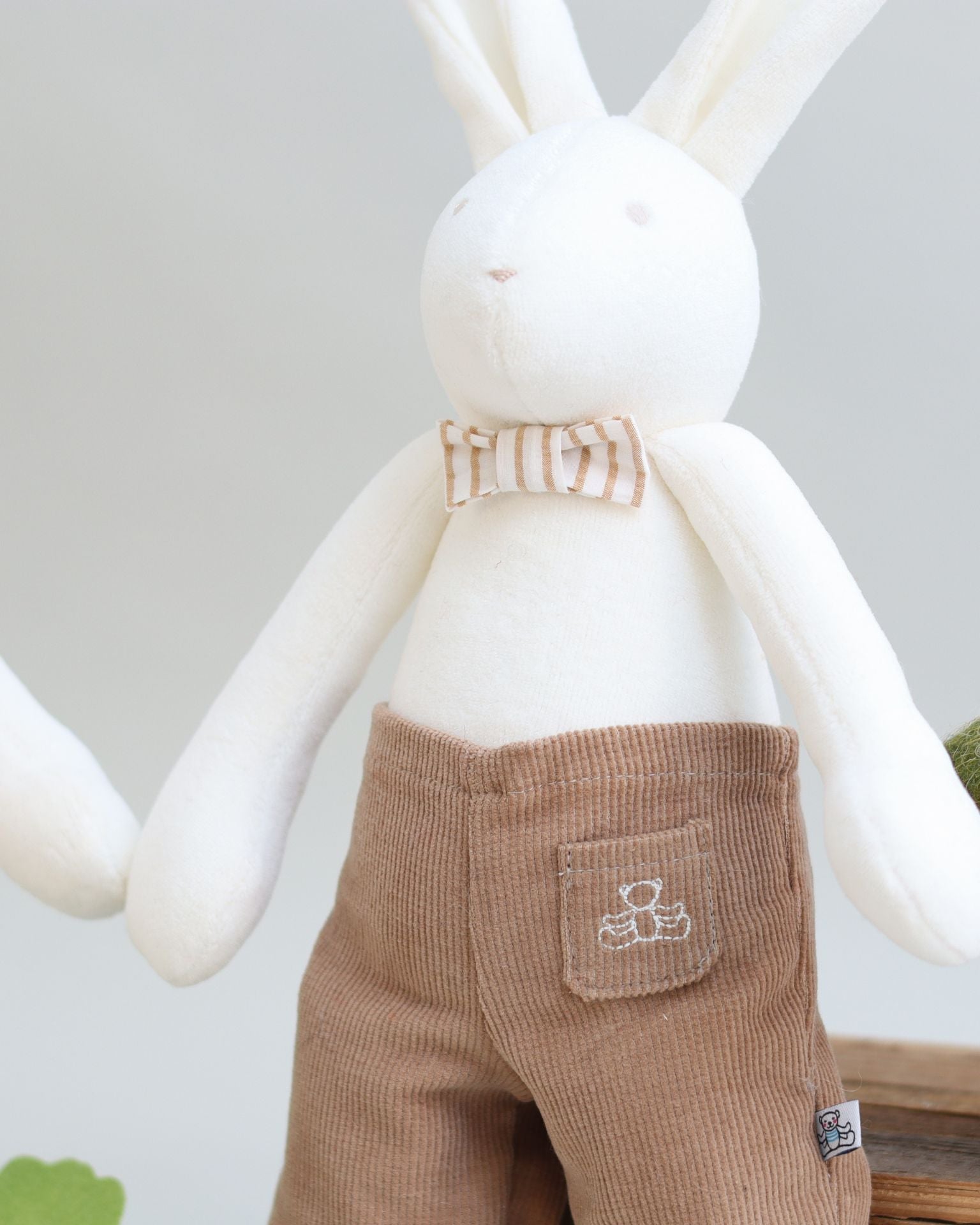 Arthus the Rabbit - Beige