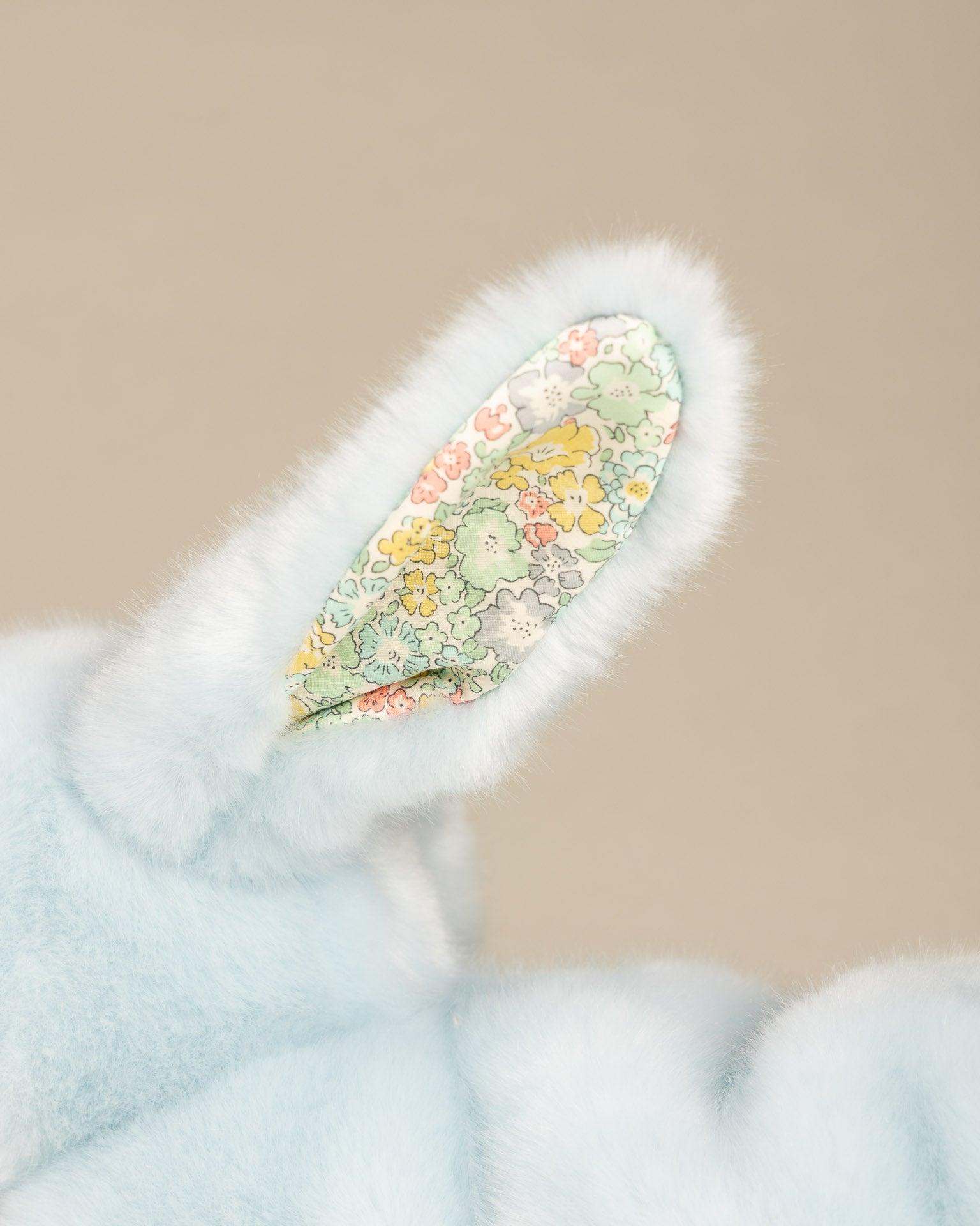 Martin the Rabbit | Ciel | Yellow Liberty